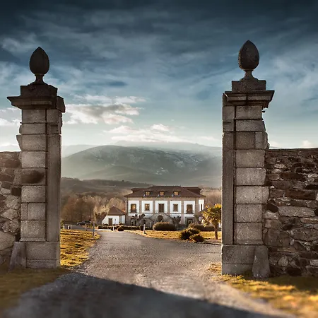 Izan Puerta De Gredos Hotel