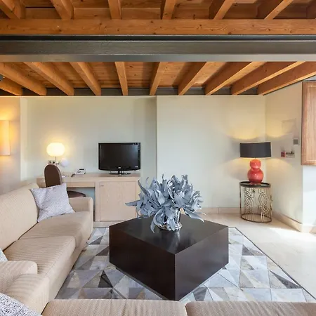 Hotel Izan Puerta De Gredos 4*